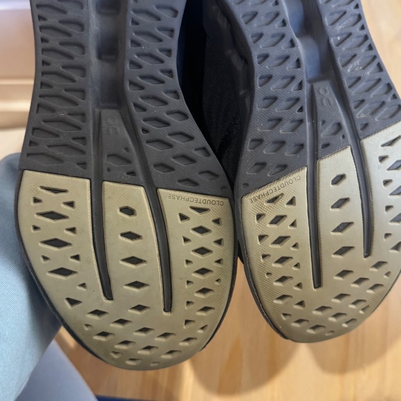 Women’s size 9 ON Cloudsurfer Black - Picture 3 of 6